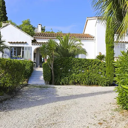 Laetitia Villa